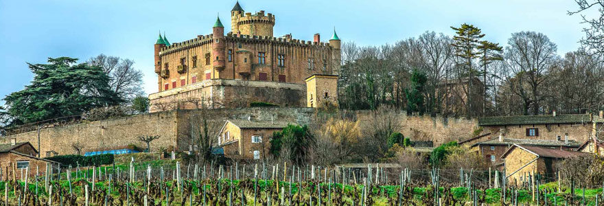 château dans le Beaujolais